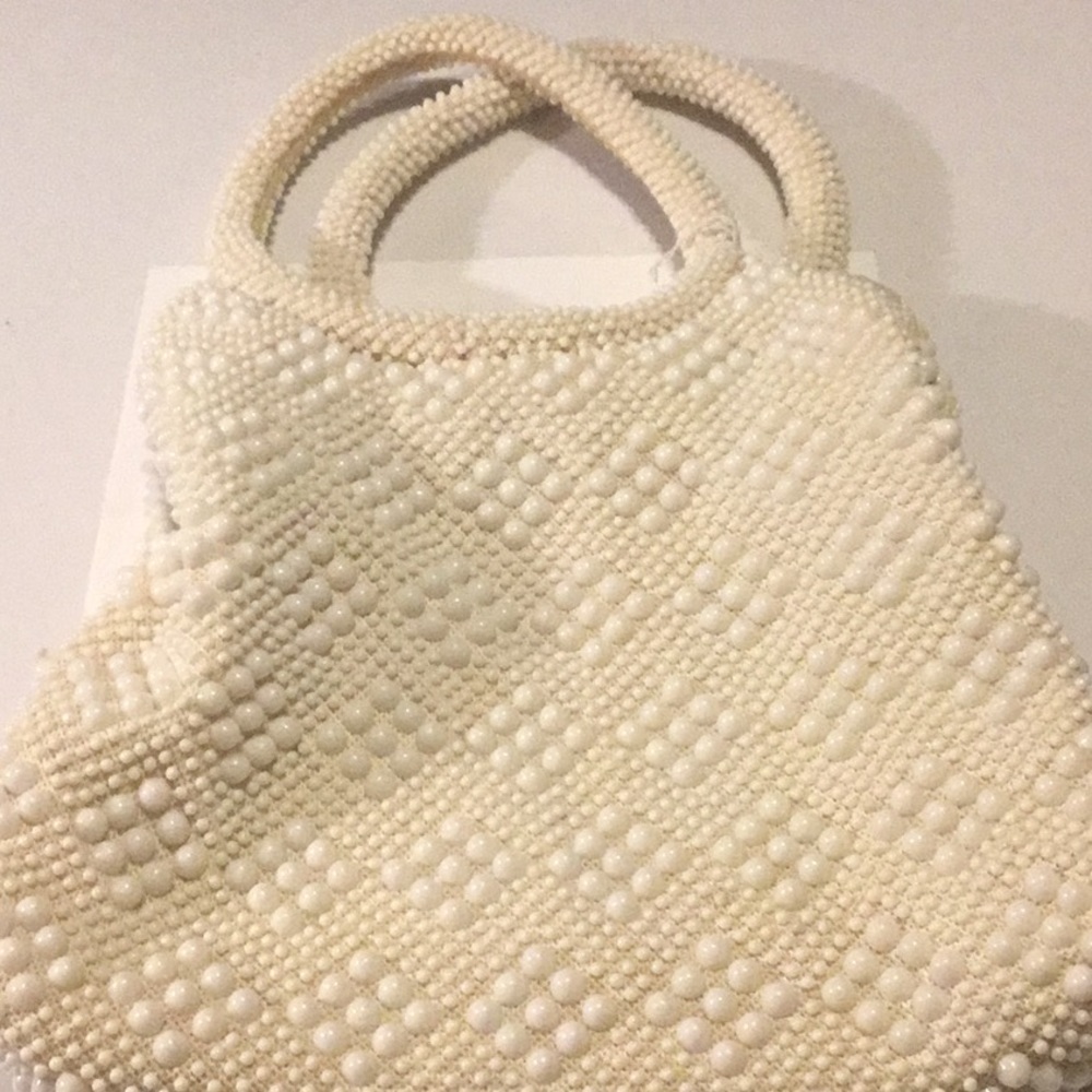 Handmade beads shoulder strap hand bag off white